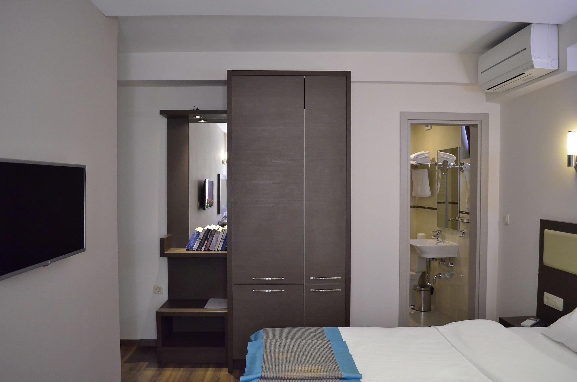 Hotel Vlaho Skopje Luaran gambar