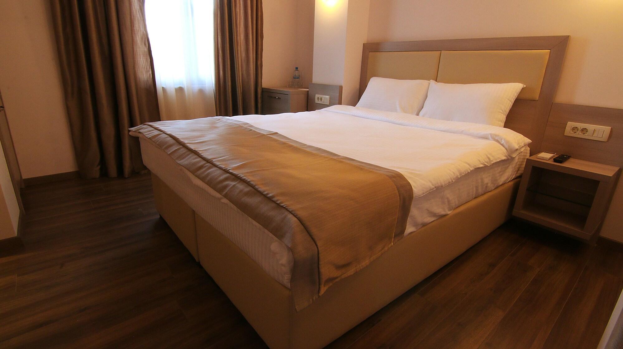 Hotel Vlaho Skopje Luaran gambar