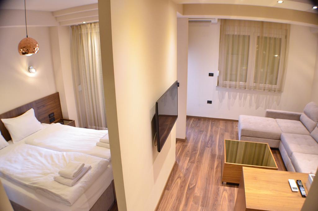 Hotel Vlaho Skopje Luaran gambar