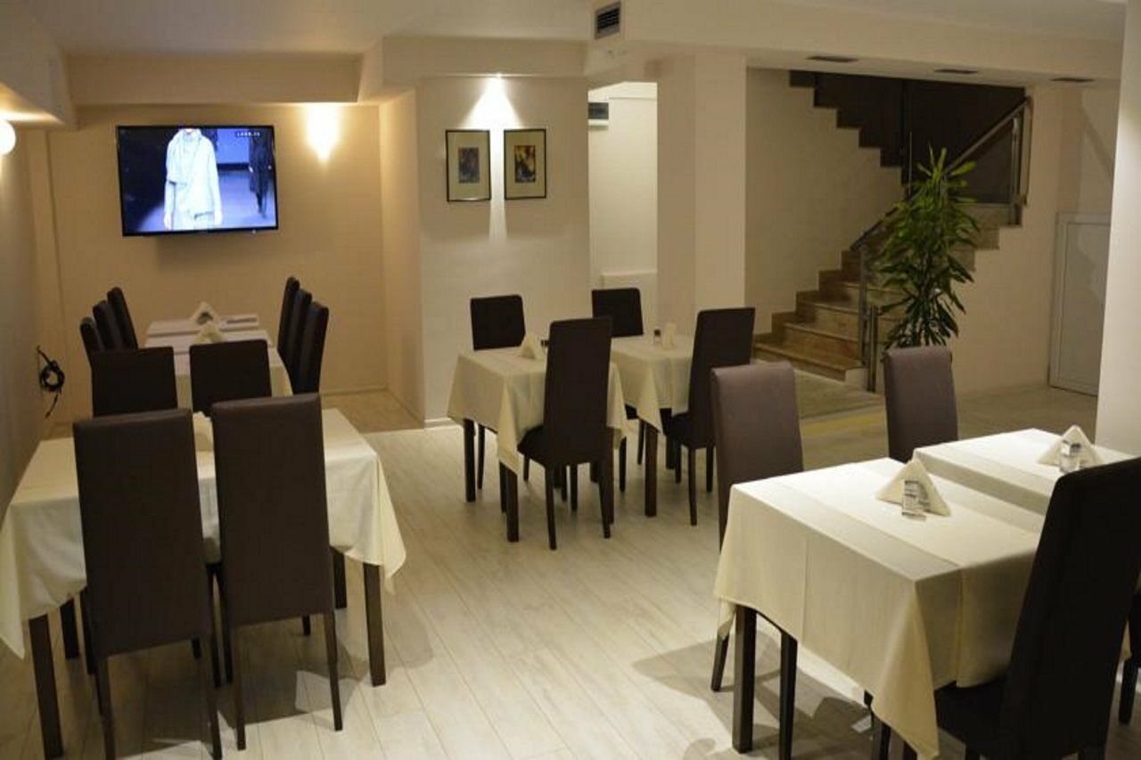 Hotel Vlaho Skopje Luaran gambar