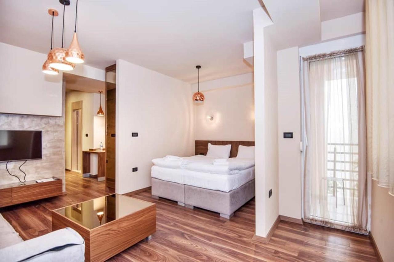 Hotel Vlaho Skopje Luaran gambar