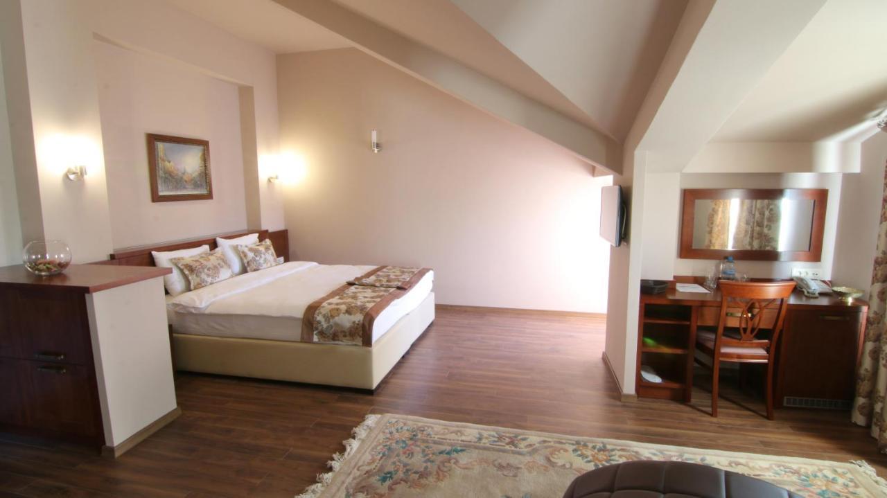 Hotel Vlaho Skopje Luaran gambar