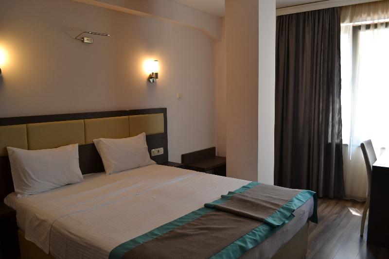 Hotel Vlaho Skopje Luaran gambar
